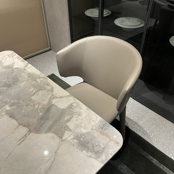 FUL-FUL Chair| WC Showroom Display