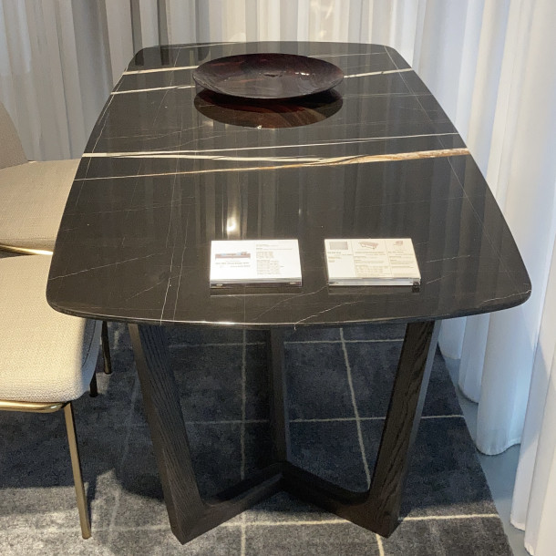 CHOI-CHOI Dining Table | 1.6M