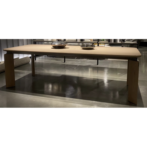 BRI-BRI Dining Table | 1.8 M